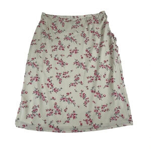 The limited vintage Y2K cottagecore floral skirt women’s size 6